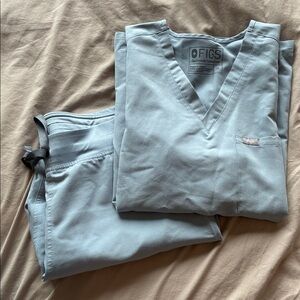 Figs Women’s Slate Blue Scrub Set